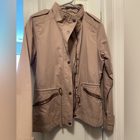 Woman’s Jacket - Picture 3 of 4